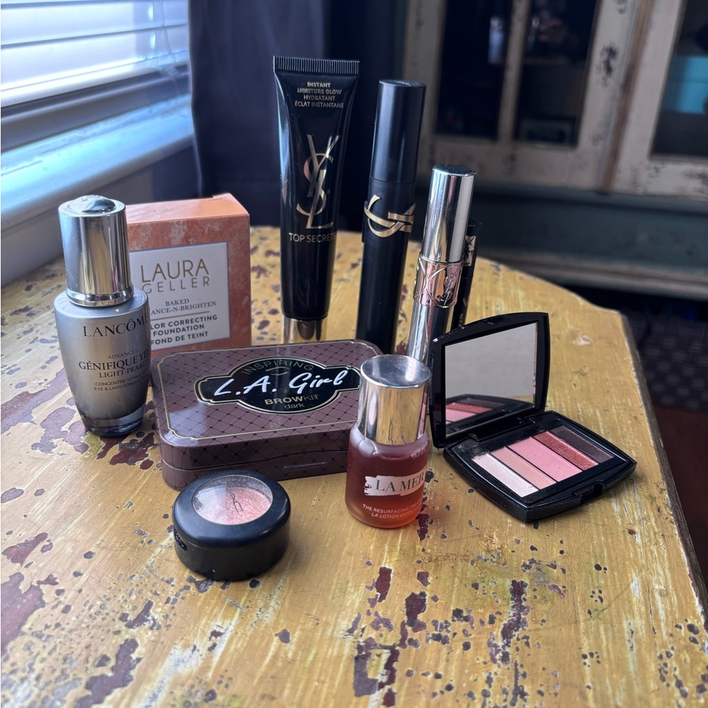 Yves Saint Laurent Top Secrets Foundation